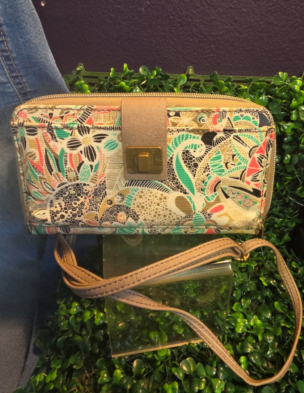 Sakroots Nature Circle Floral Crossbody Wallet Wristlet/ Crossbody